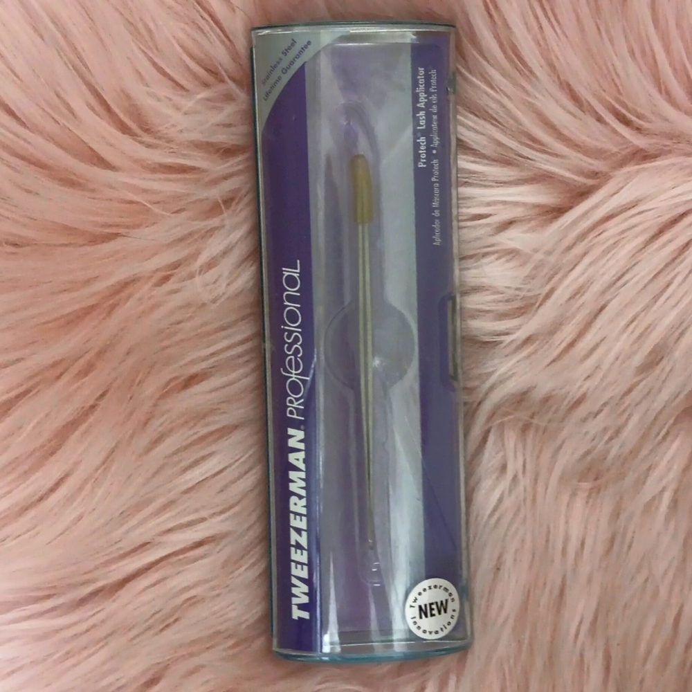 Brand New TWEEZERMAN PROFESSIONAL LASH APPLICATOR